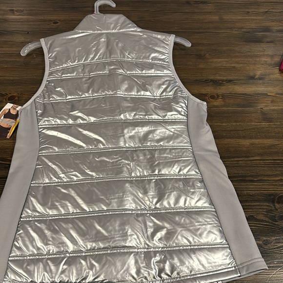 Avia silver Puffer Vest new - Picture 5 of 7